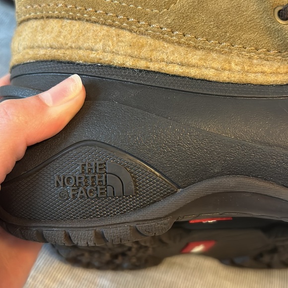 North face fleece lined boots - Picture 8 of 13